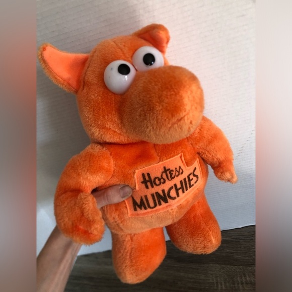 Vtg HOSTESS Munchies Plush - Picture 1 of 10